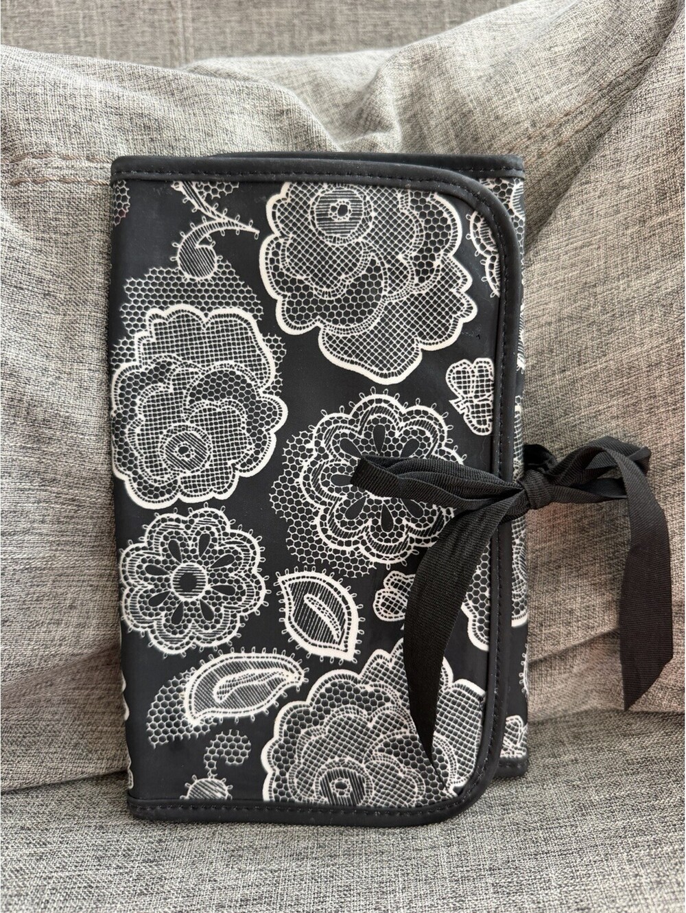Thirty One Brand Fold N Go Organizer In Botanical Lace Black White Floral